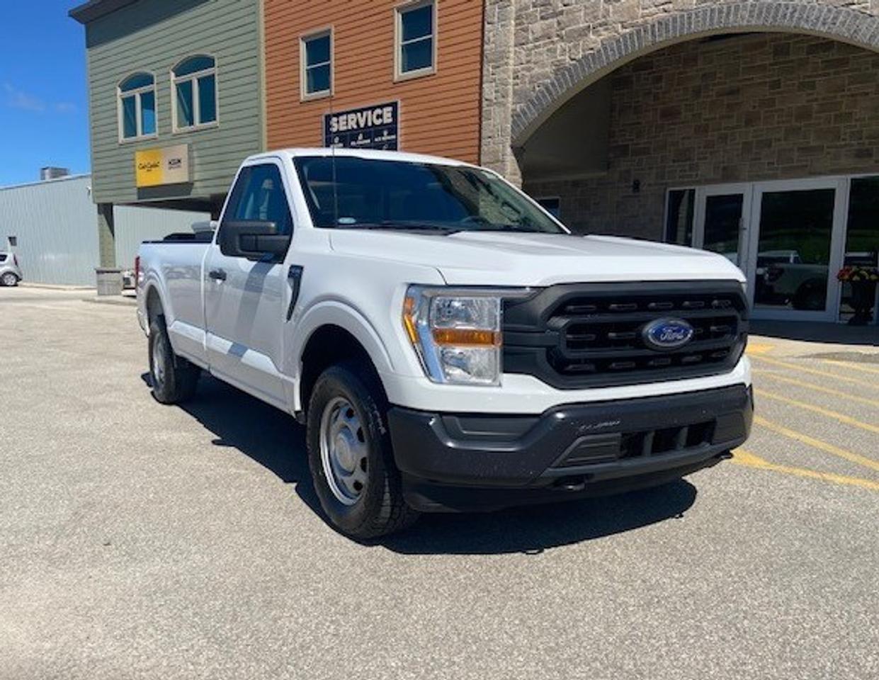 2022 Ford F-150 XL 4WD REG CAB 8' BOX Photo2