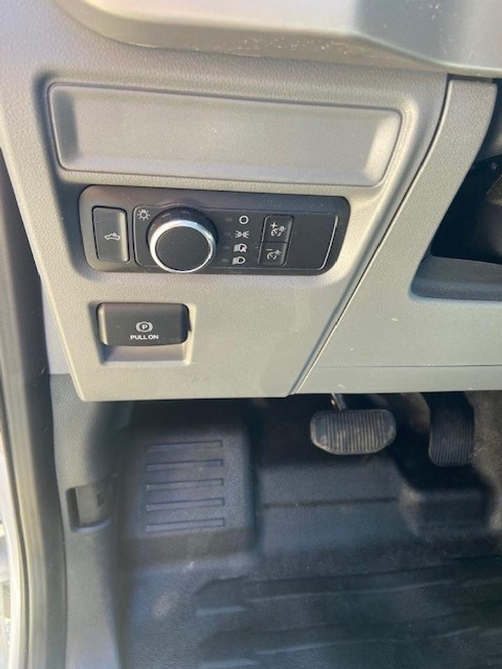 2022 Ford F-150 XL 4WD REG CAB 8' BOX Photo