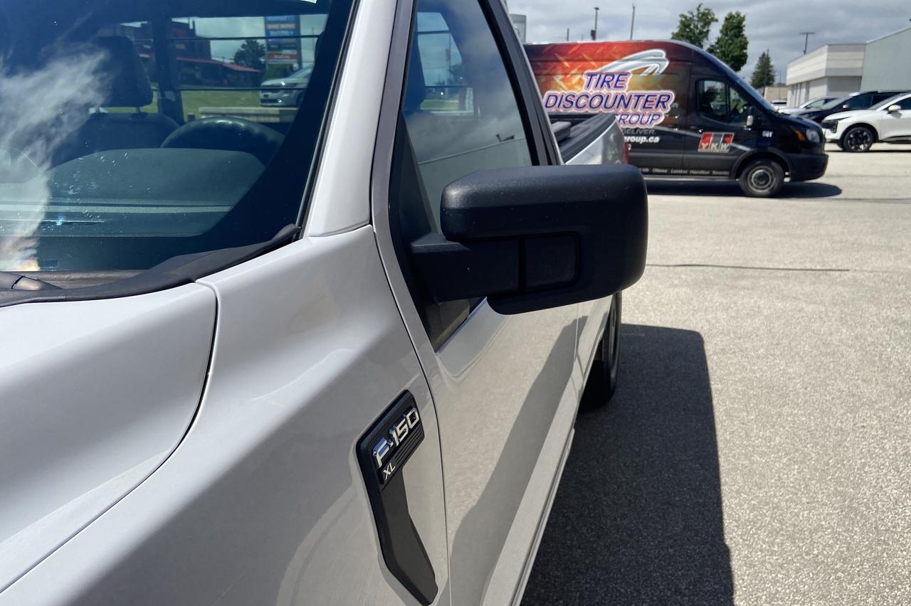 2022 Ford F-150 XL Photo