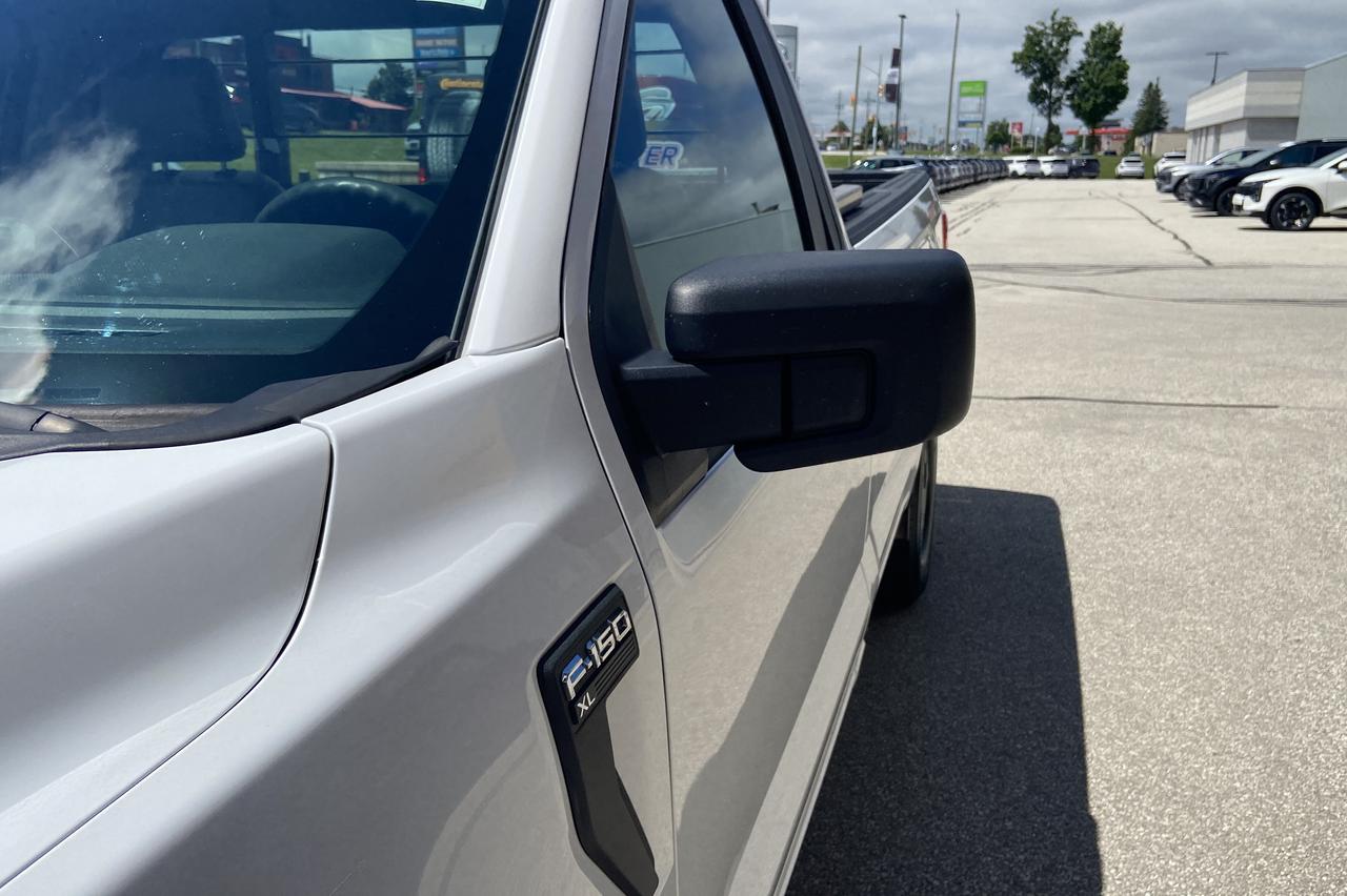2022 Ford F-150 XL Photo