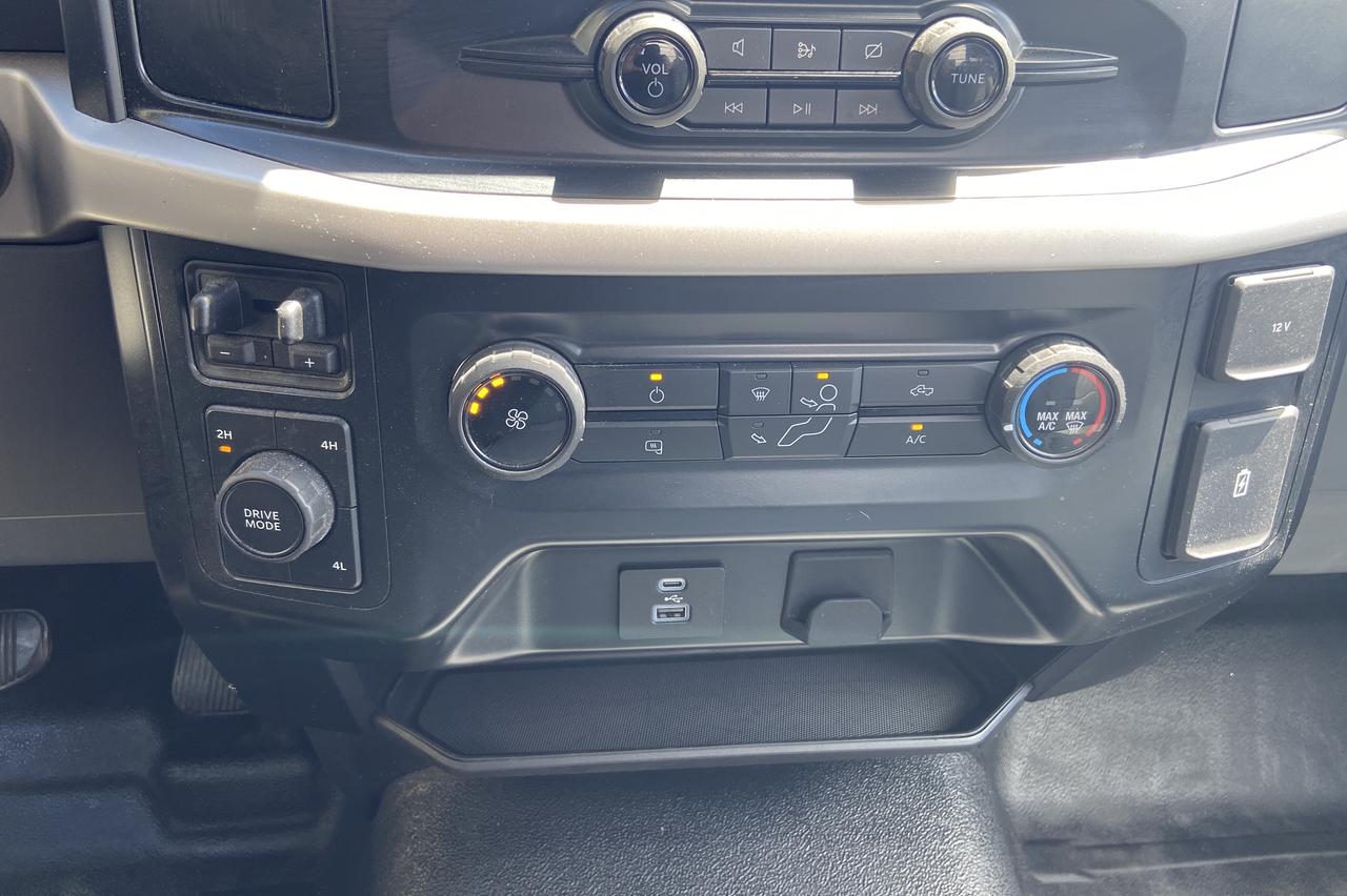2022 Ford F-150 XL Photo