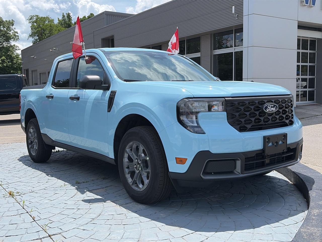 2026 Ford Maverick XLT AWD SuperCrew Photo2