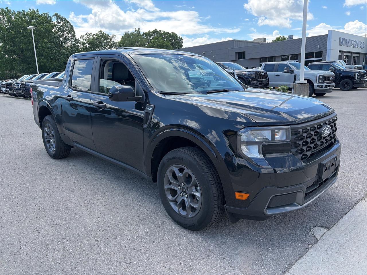 2026 Ford Maverick XLT AWD SuperCrew Photo2