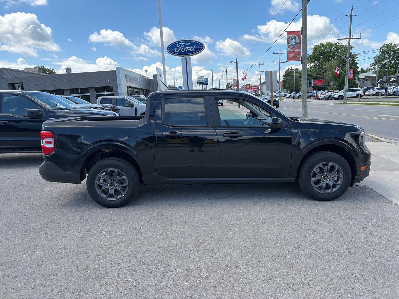 2026 Ford Maverick XLT AWD SuperCrew Photo3