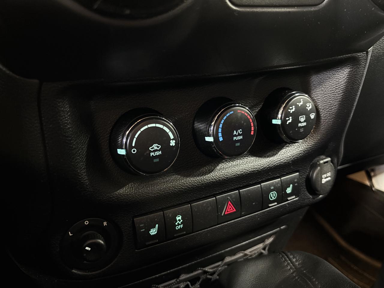 2016 Jeep Wrangler Unlimited Sahara|4X4|V6|MANUAL|NAV|ALPINE|FUELWHEELS|MICKEYS Photo