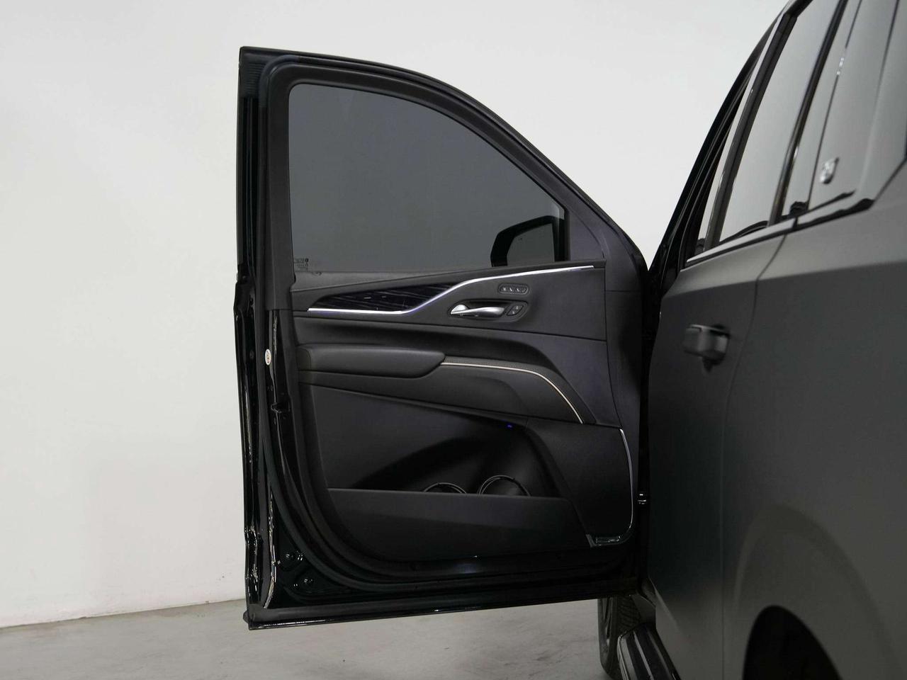 2021 Cadillac Escalade ESV | SPORT | MATTE BLACK | DVD | 7 PASS | 22 IN Photo