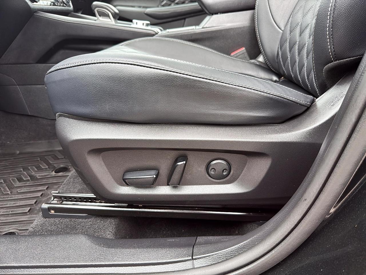 2024 Mitsubishi Outlander SEL Car Play|off lease| Photo