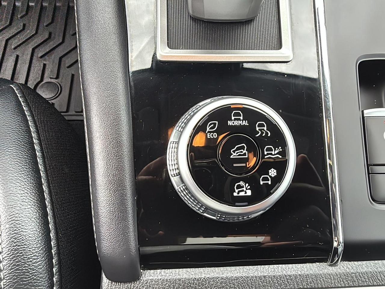 2024 Mitsubishi Outlander SEL Car Play|off lease| Photo