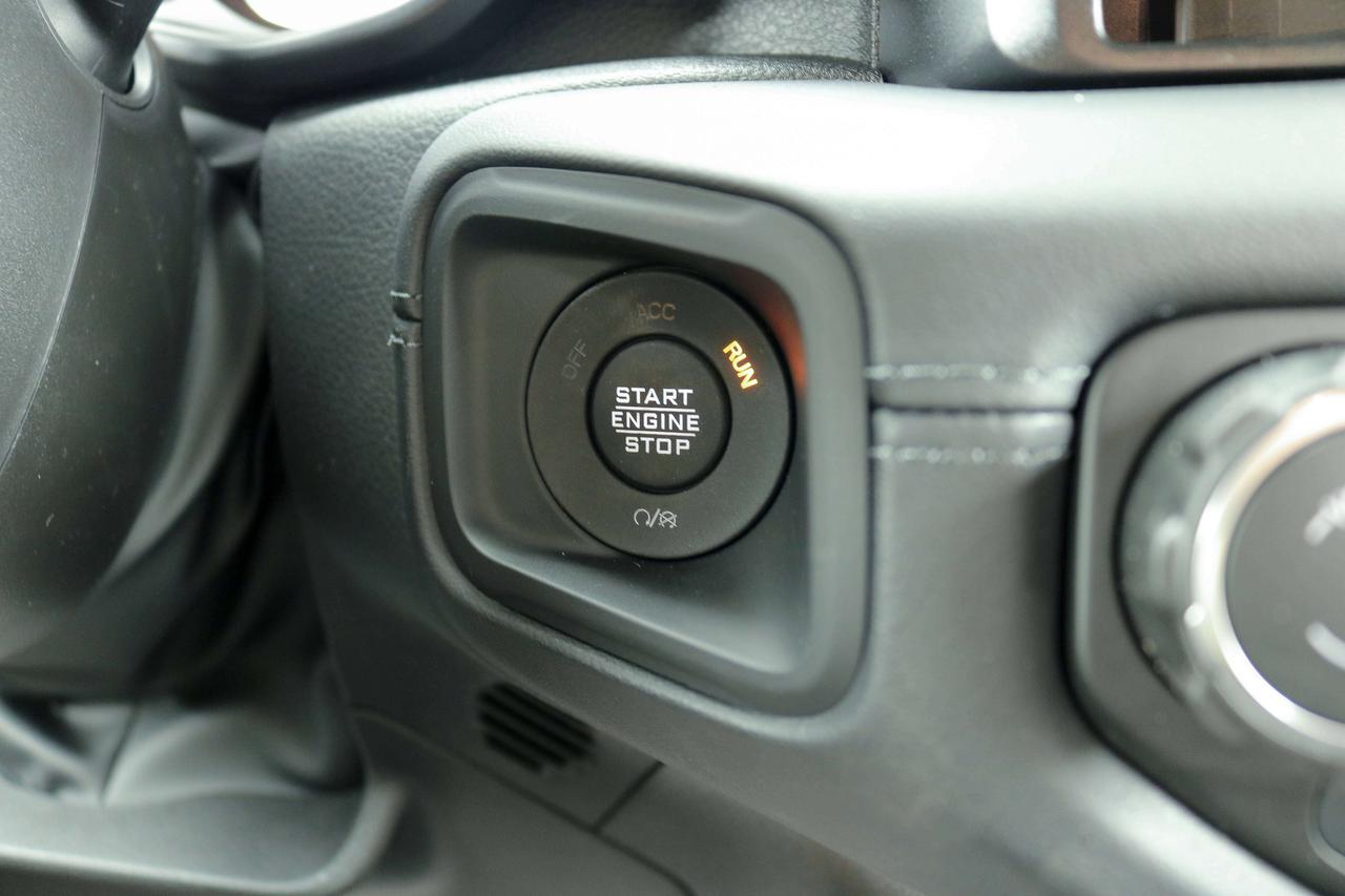 2026 Jeep Wrangler Sahara | SKY POWER TOP Photo