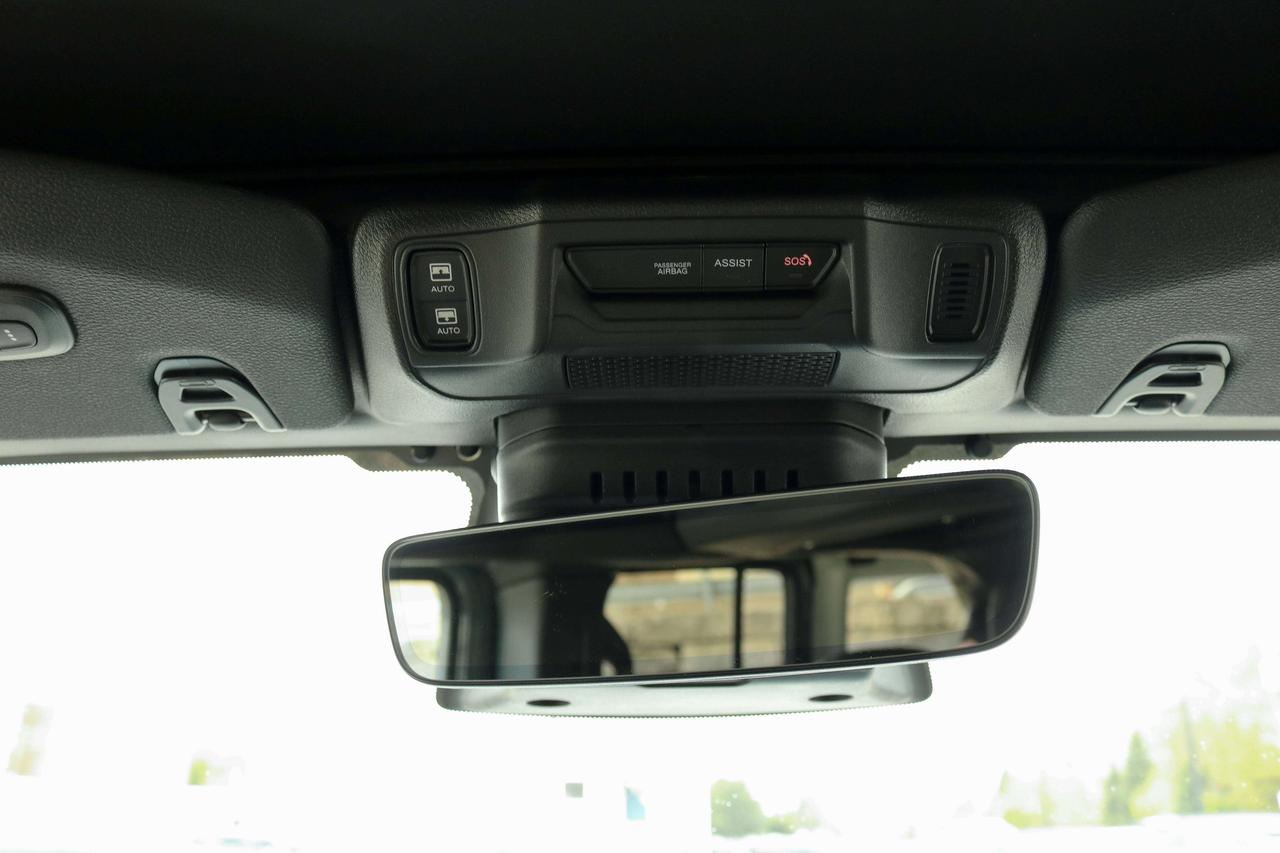 2026 Jeep Wrangler Sahara | SKY POWER TOP Photo