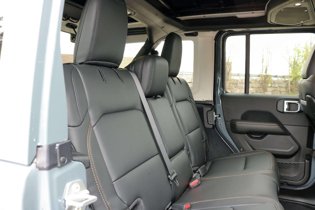 2026 Jeep Wrangler Sahara | SKY POWER TOP Photo