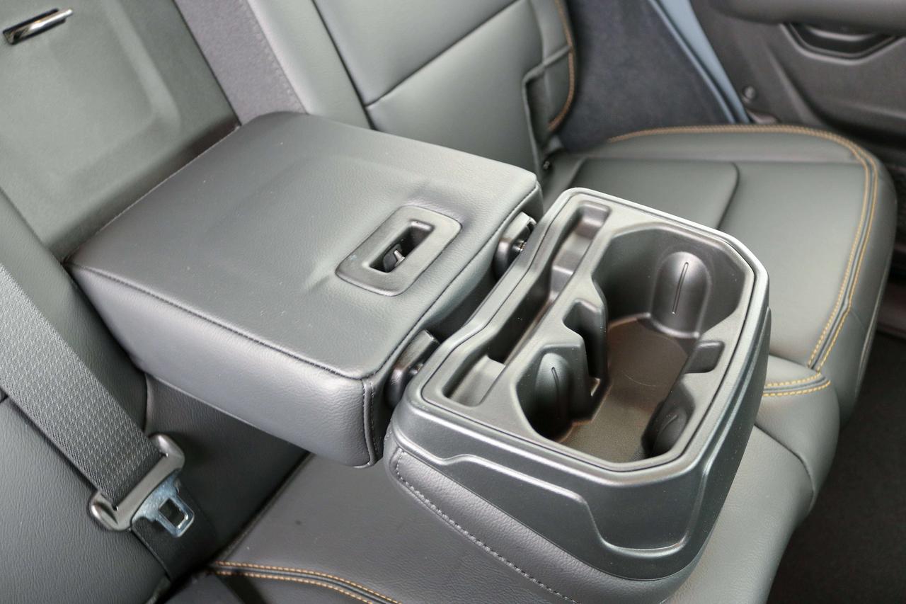 2026 Jeep Wrangler Sahara | SKY POWER TOP Photo