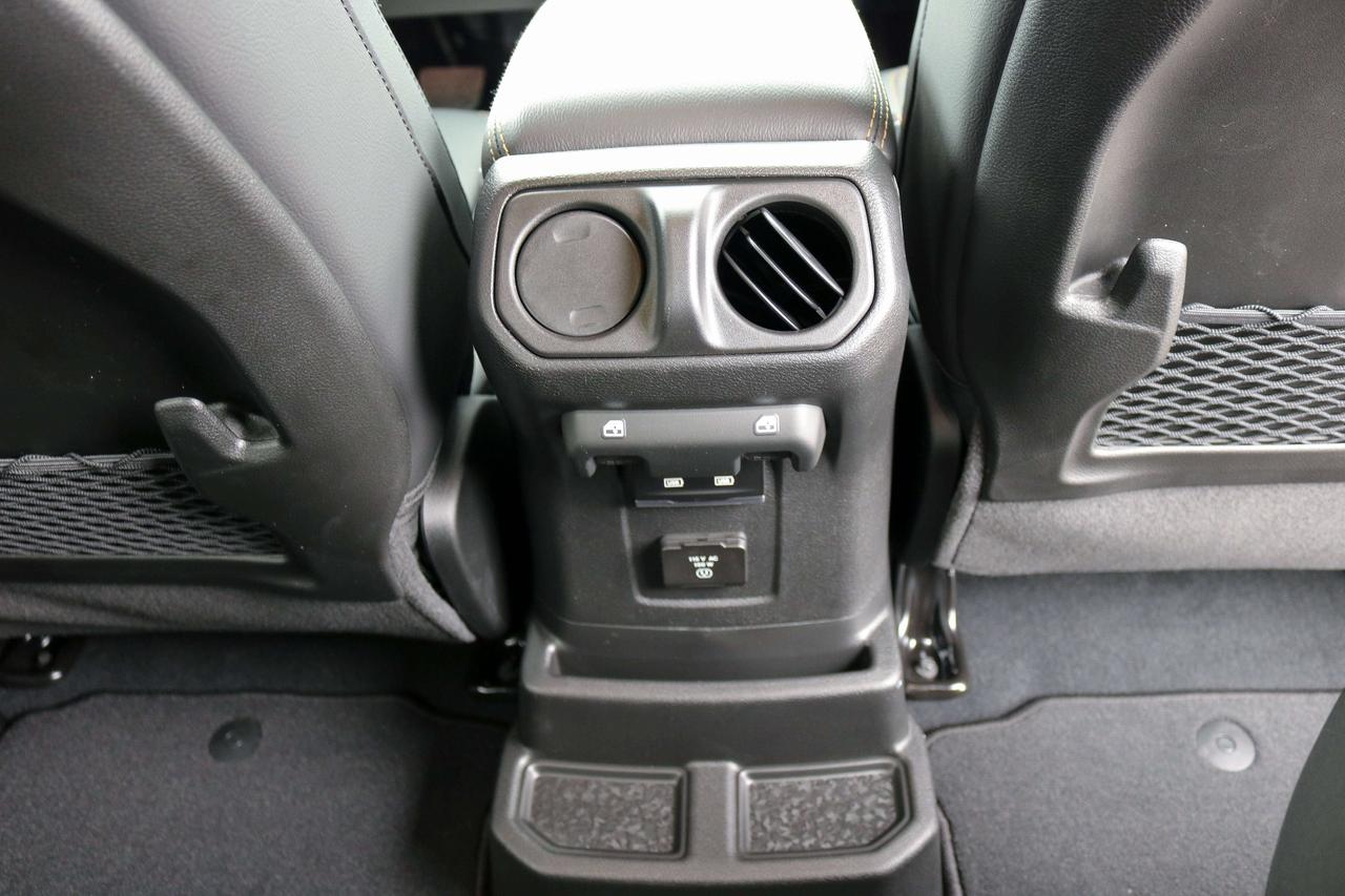 2026 Jeep Wrangler Sahara | SKY POWER TOP Photo
