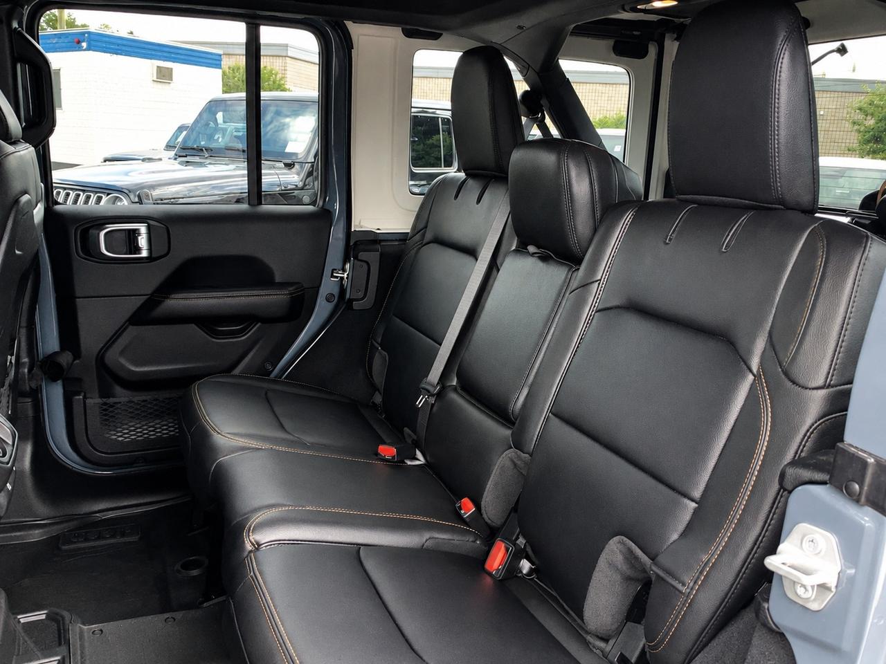 2024 Jeep Wrangler Sahara V6 |Skytop |McKinley Leather |Alpine | 4X4 Photo