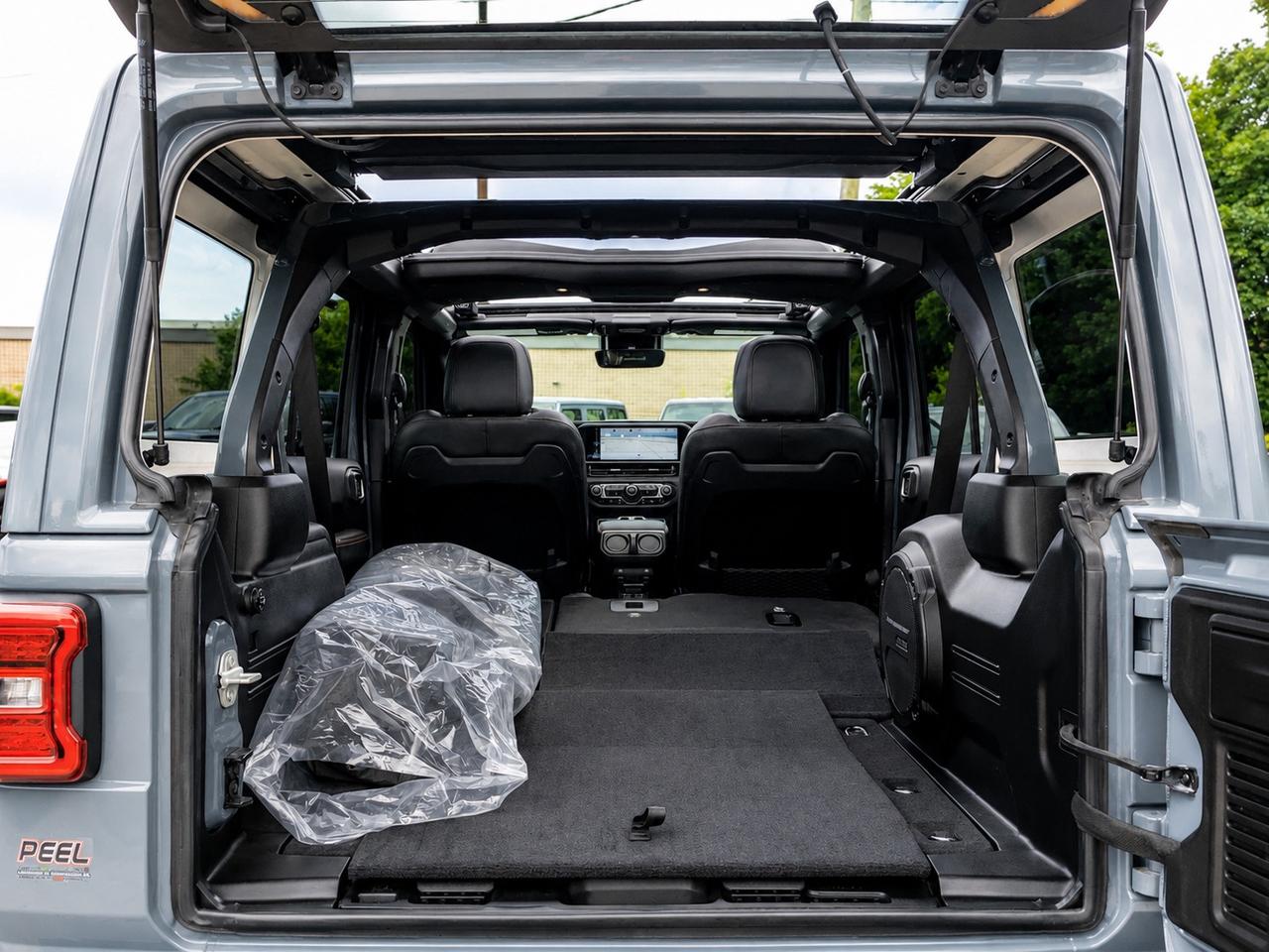 2024 Jeep Wrangler Sahara V6 |Skytop |McKinley Leather |Alpine | 4X4 Photo