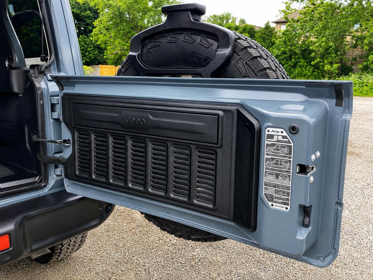 2024 Jeep Wrangler Sahara V6 |Skytop |McKinley Leather |Alpine | 4X4 Photo
