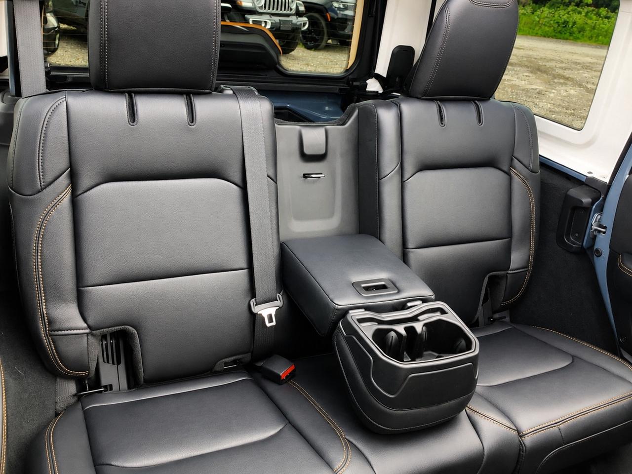 2024 Jeep Wrangler Sahara V6 |Skytop |McKinley Leather |Alpine | 4X4 Photo