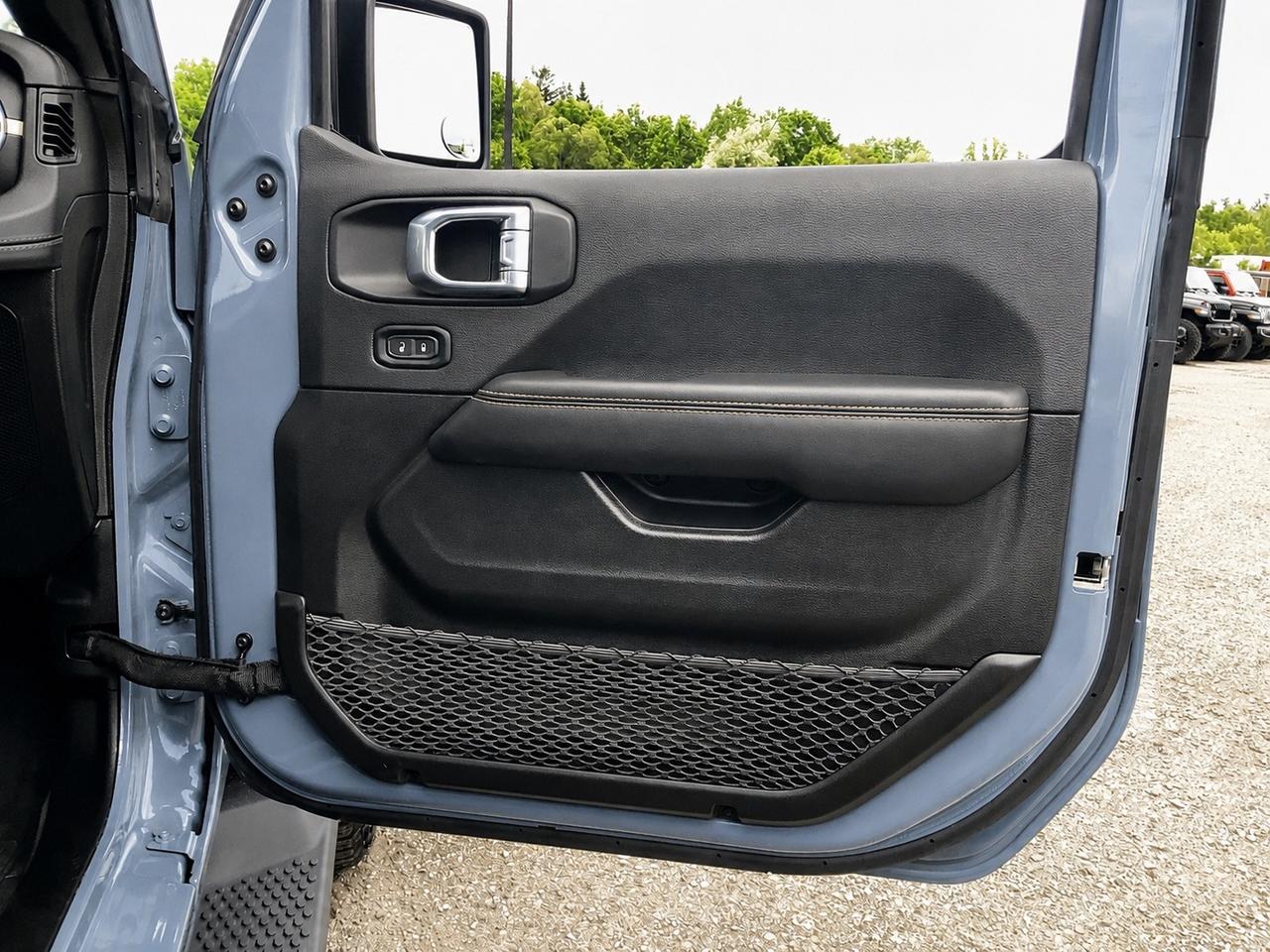 2024 Jeep Wrangler Sahara V6 |Skytop |McKinley Leather |Alpine | 4X4 Photo