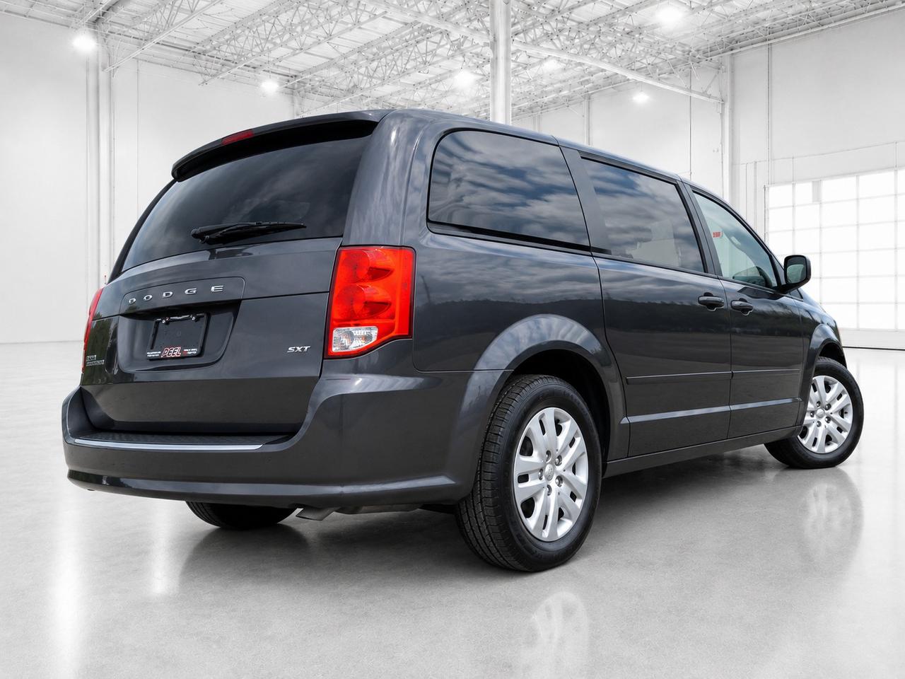 2015 Dodge Grand Caravan SXT | Stow n Go | Safety Certified | FWD Photo3