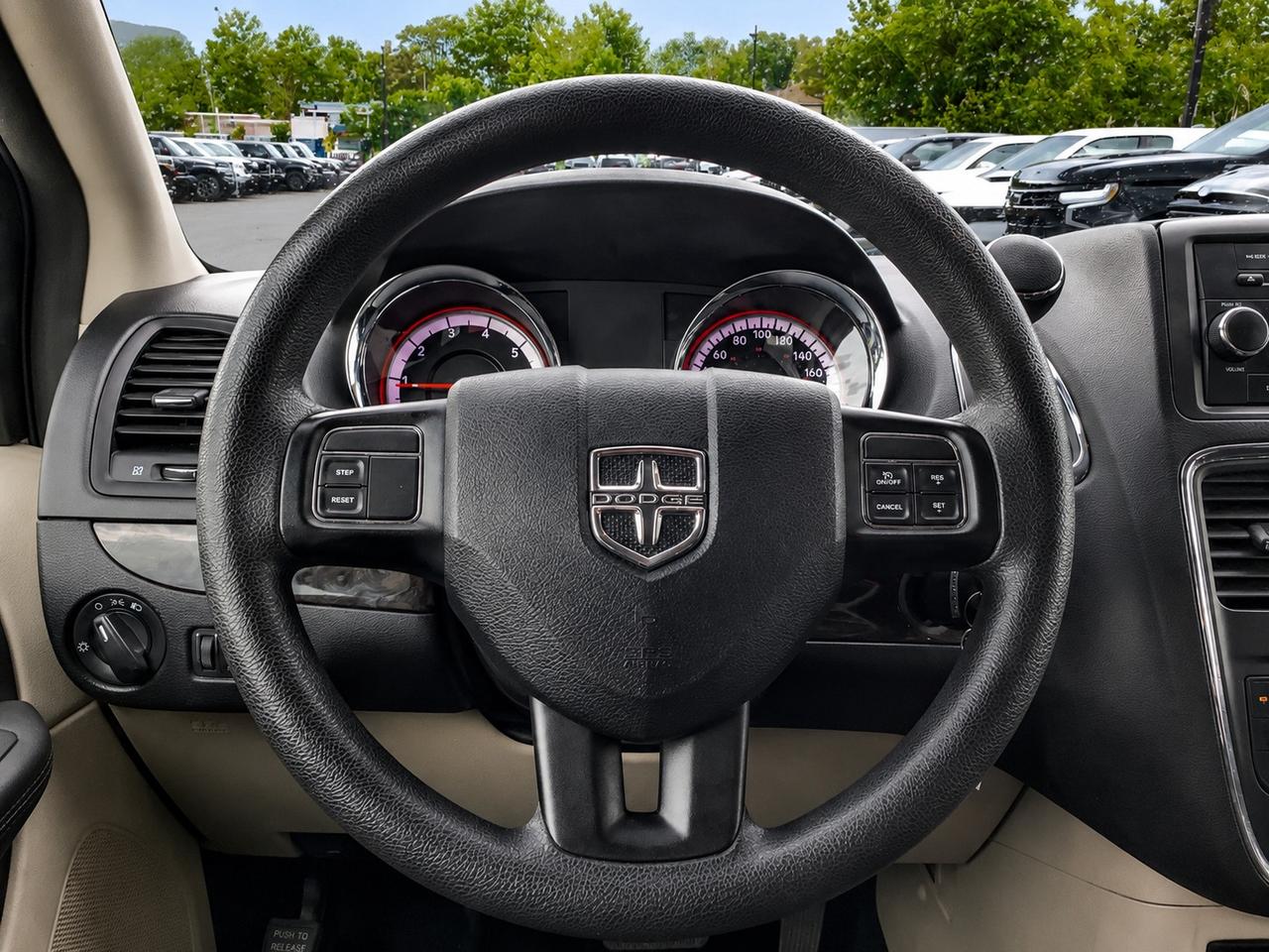 2015 Dodge Grand Caravan SXT | Stow n Go | Safety Certified | FWD Photo