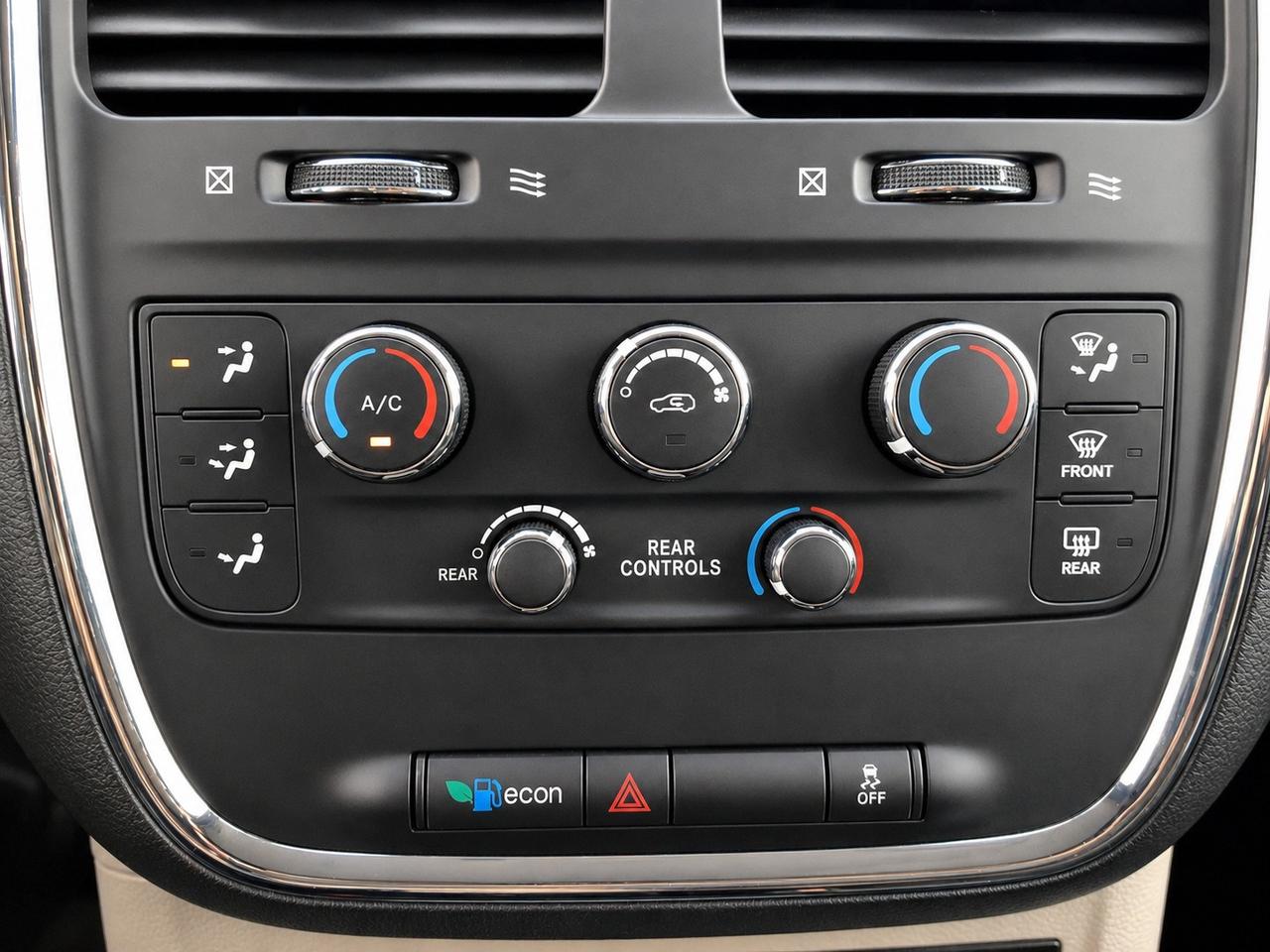 2015 Dodge Grand Caravan SXT | Stow n Go | Safety Certified | FWD Photo