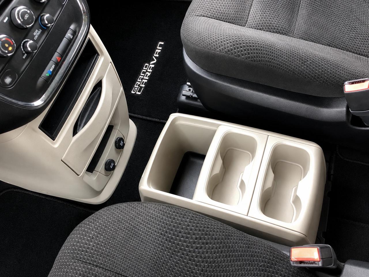 2015 Dodge Grand Caravan SXT | Stow n Go | Safety Certified | FWD Photo