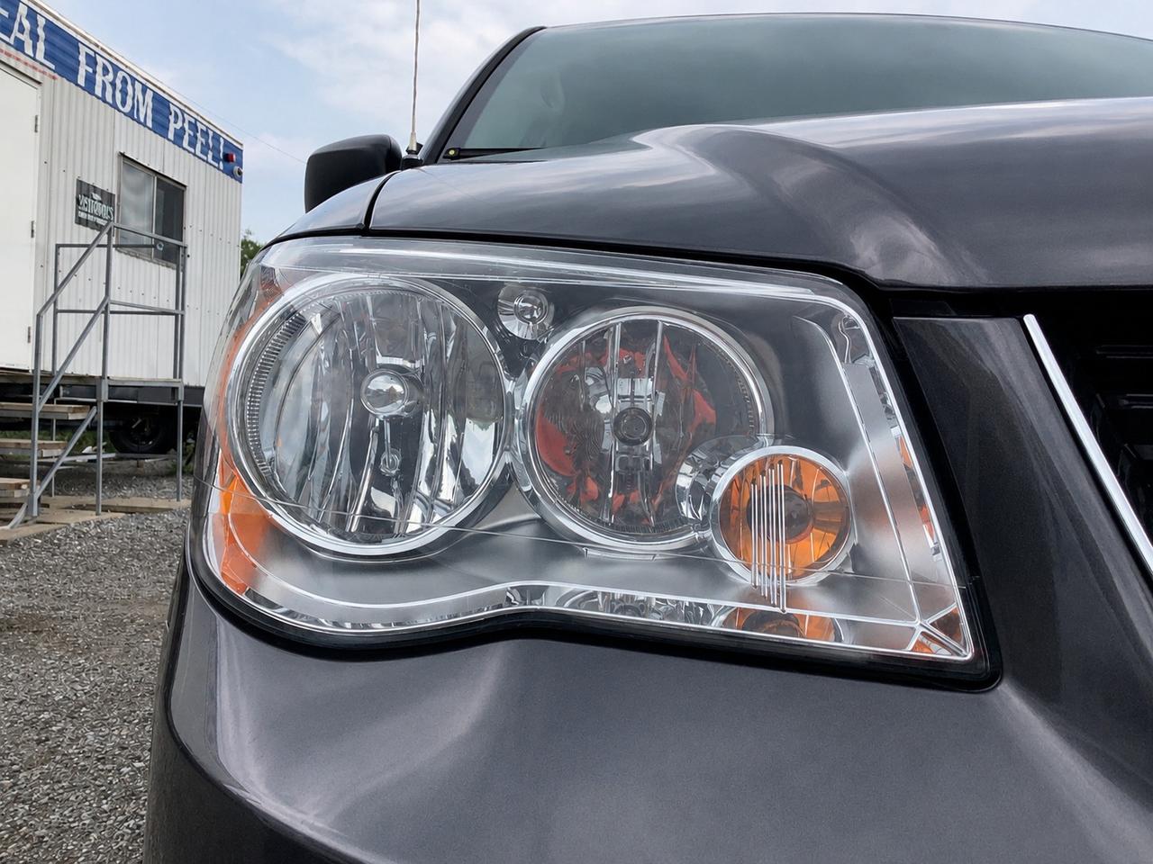 2015 Dodge Grand Caravan SXT | Stow n Go | Safety Certified | FWD Photo