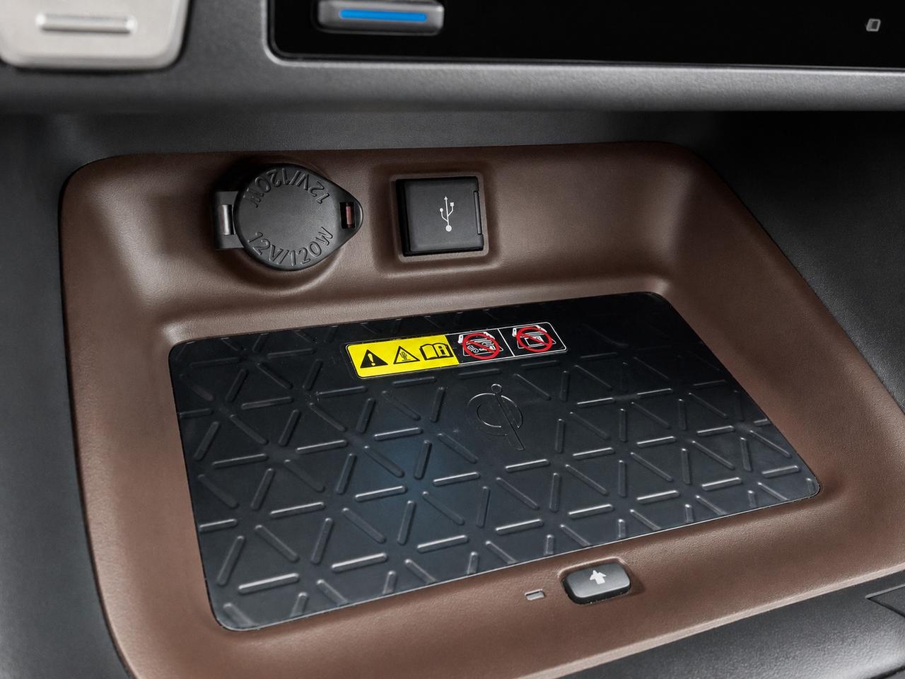 2022 Toyota RAV4 Limited | Vented Leather | JBL Audio | AWD Photo