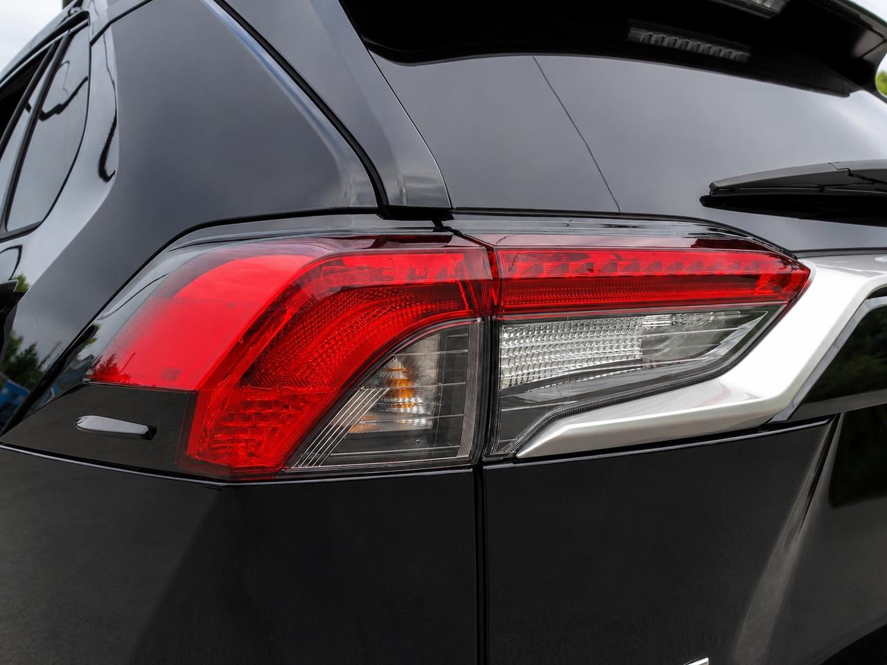 2022 Toyota RAV4 Limited | Vented Leather | JBL Audio | AWD Photo