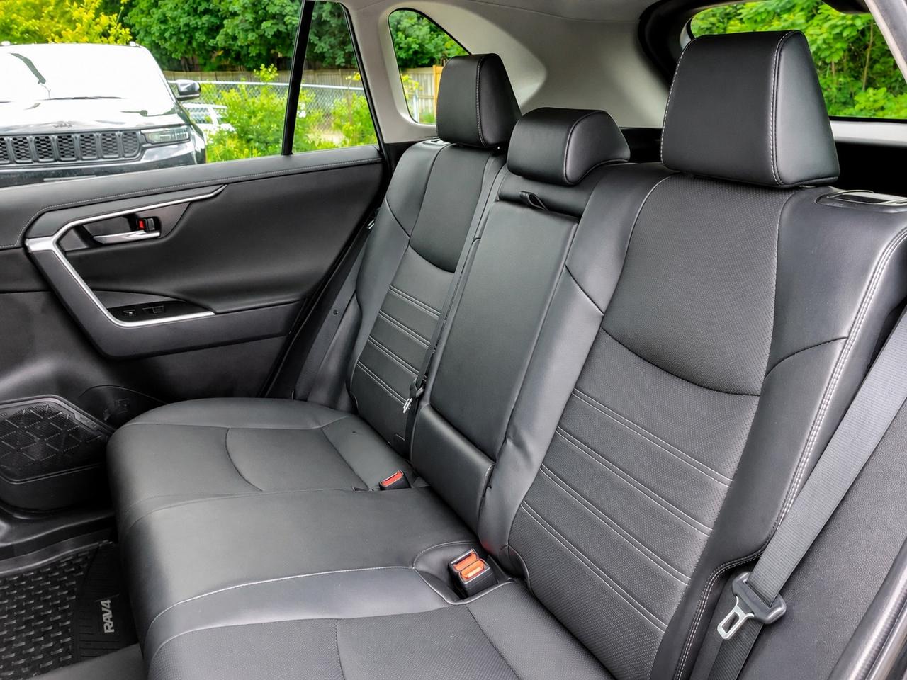 2022 Toyota RAV4 Limited | Vented Leather | JBL Audio | AWD Photo