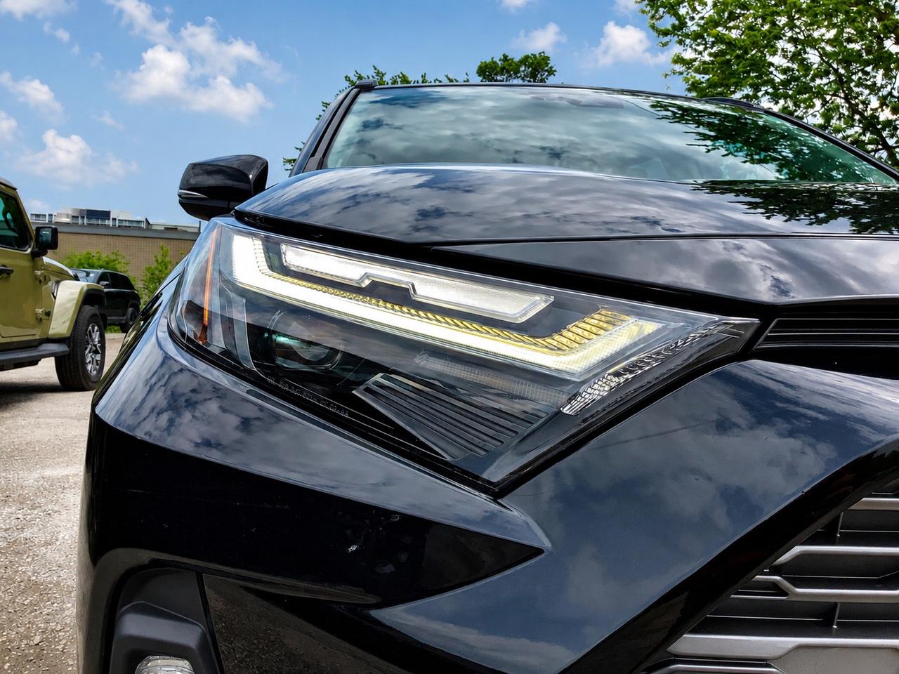 2022 Toyota RAV4 Limited | Vented Leather | JBL Audio | AWD Photo