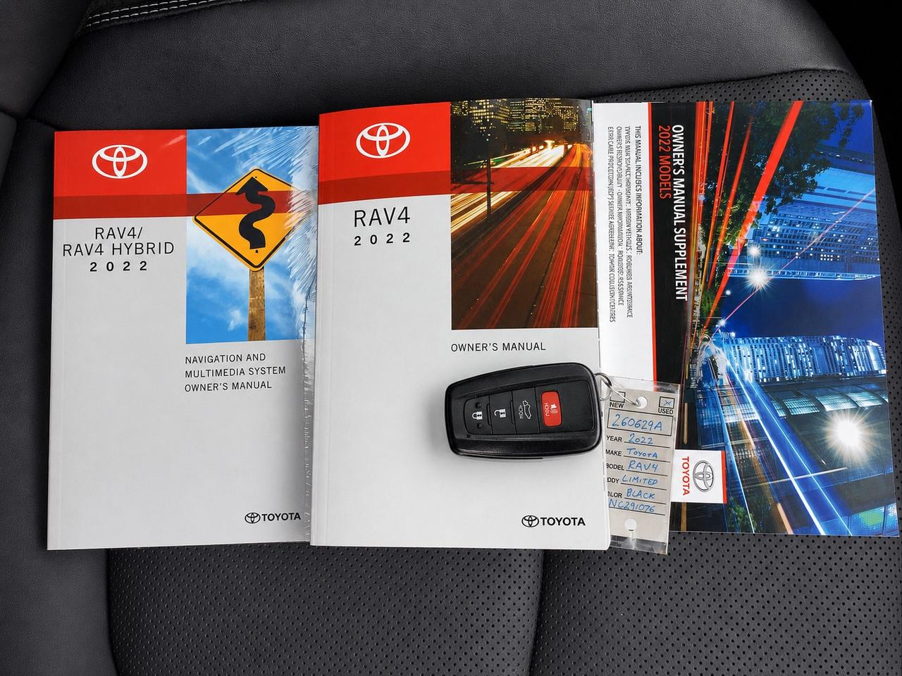 2022 Toyota RAV4 Limited | Vented Leather | JBL Audio | AWD Photo