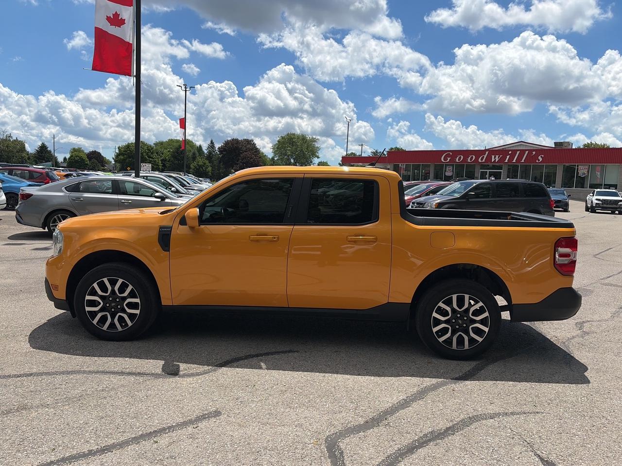 2022 Ford Maverick LARIAT, CLEAN CARFAX, BACK UP CAMERA! - Photo #5