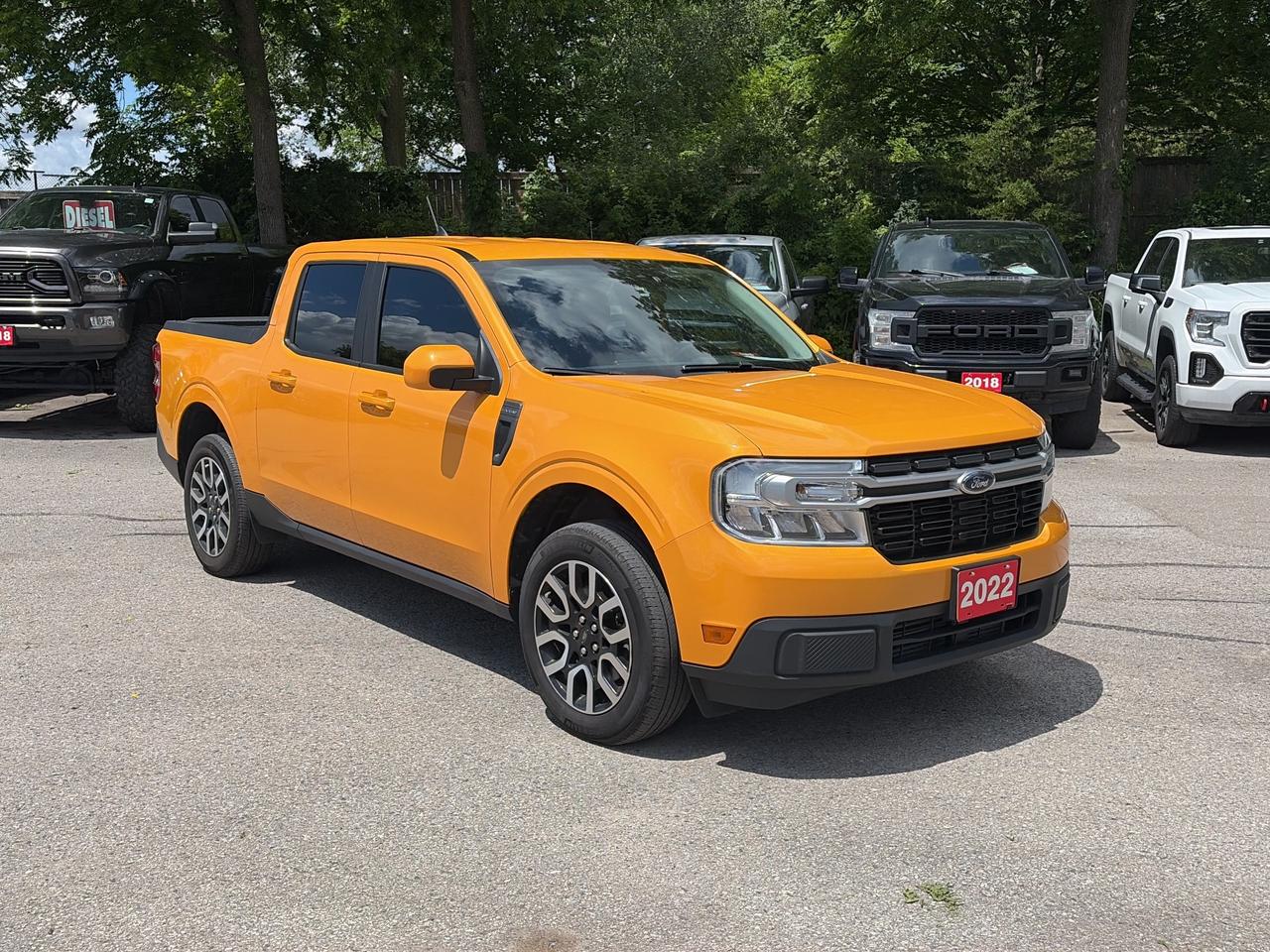 2022 Ford Maverick LARIAT, CLEAN CARFAX, BACK UP CAMERA! - Photo #2