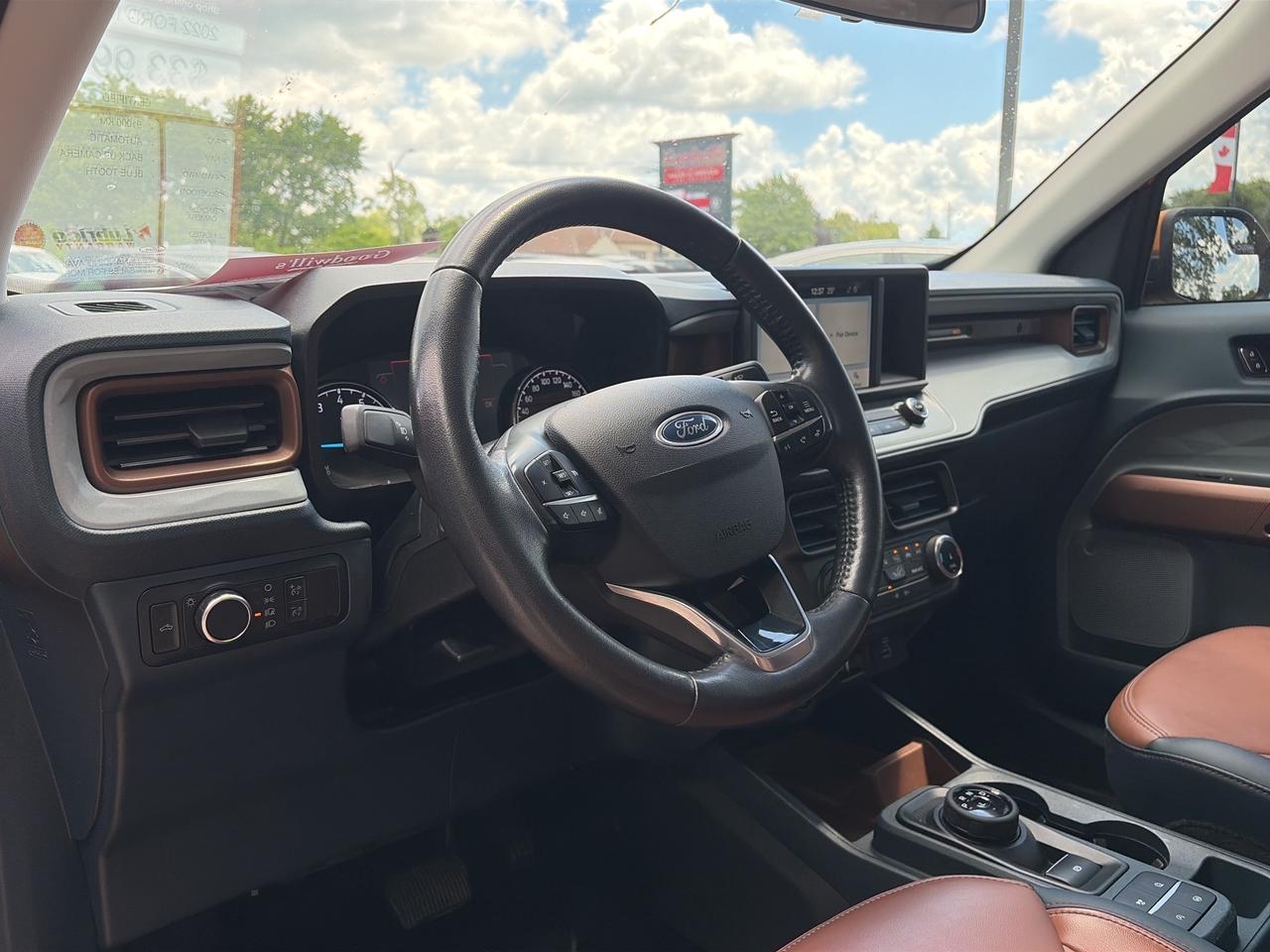 2022 Ford Maverick LARIAT, CLEAN CARFAX, BACK UP CAMERA! Photo
