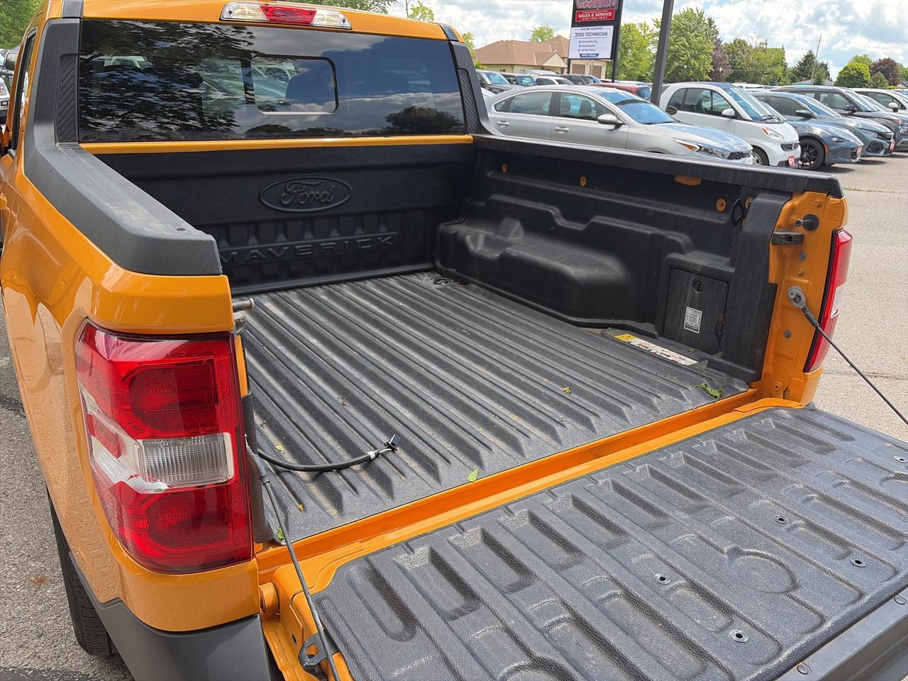 2022 Ford Maverick LARIAT, CLEAN CARFAX, BACK UP CAMERA! Photo