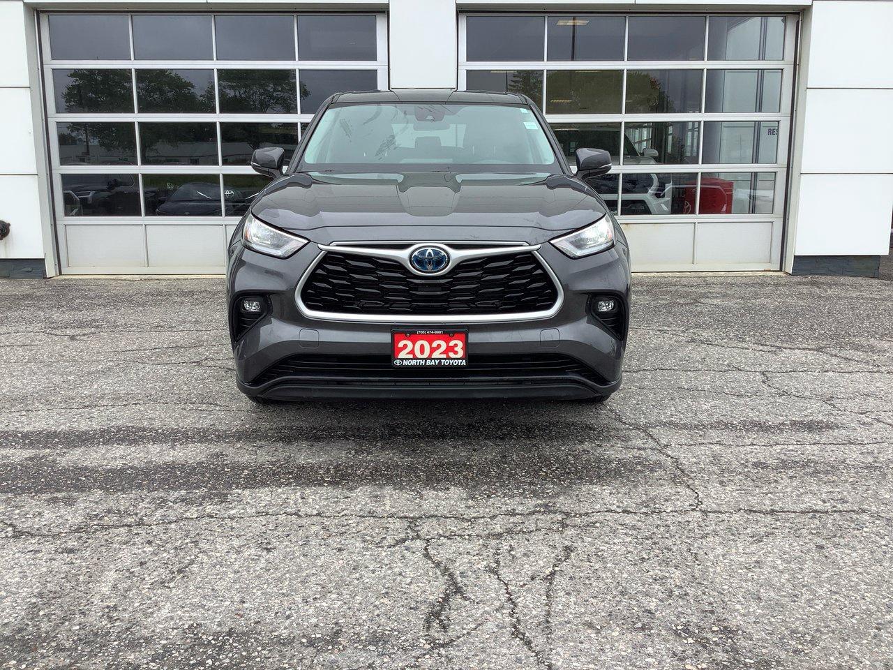 2023 Toyota Highlander HYBRID LE Photo4