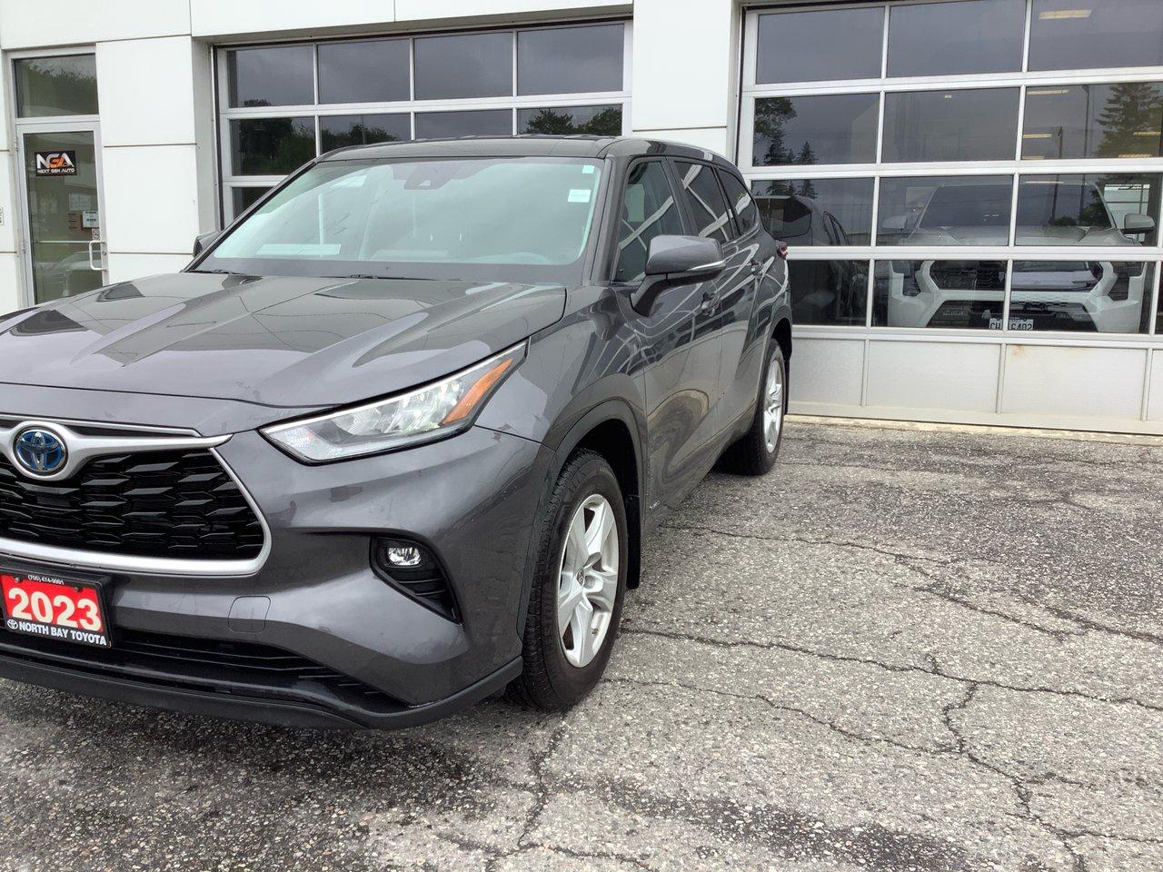 2023 Toyota Highlander HYBRID LE Photo