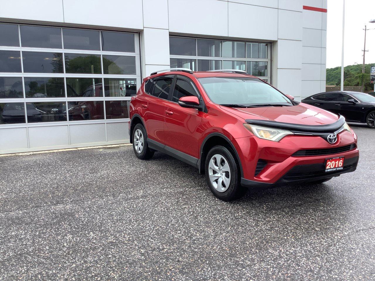 2016 Toyota RAV4 LE Photo