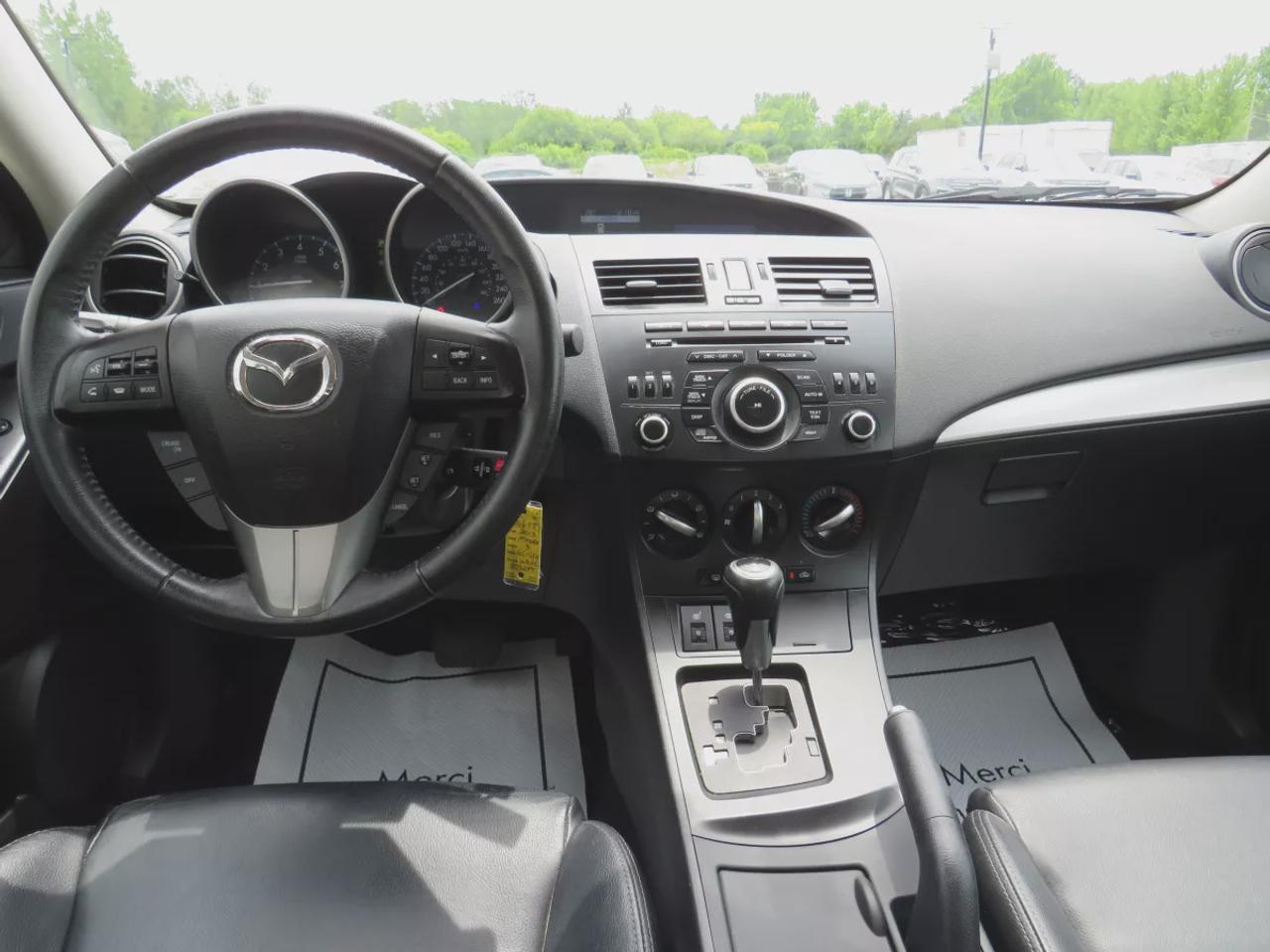 2013 Mazda MAZDA3 GS-SKY Photo