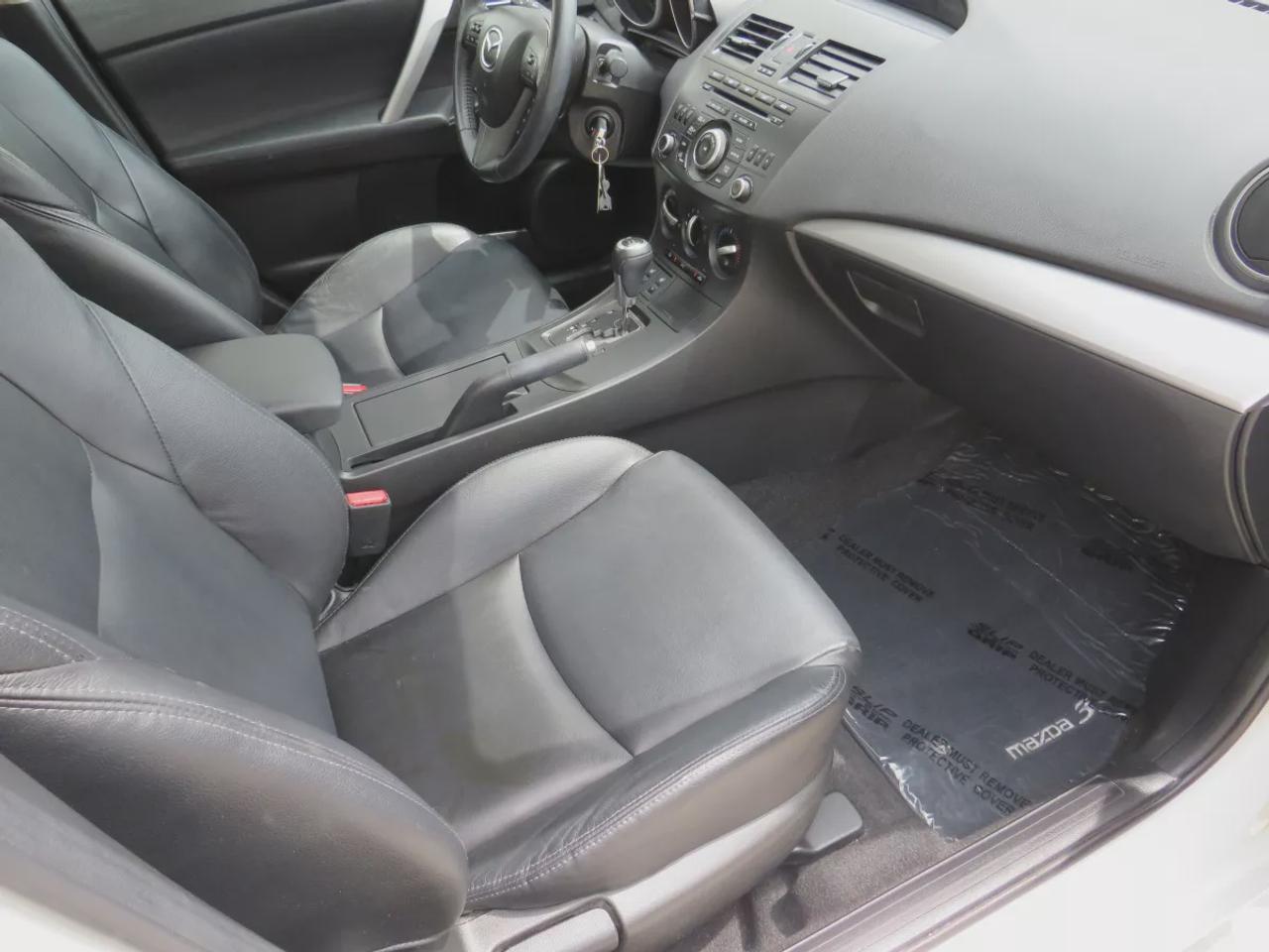 2013 Mazda MAZDA3 GS-SKY Photo