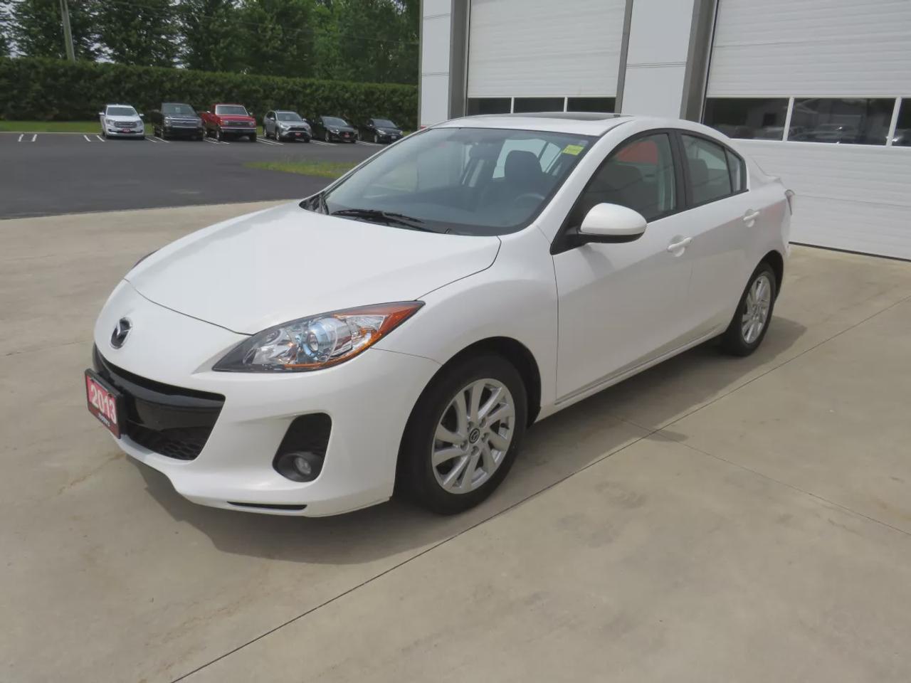 2013 Mazda MAZDA3 GS-SKY Photo