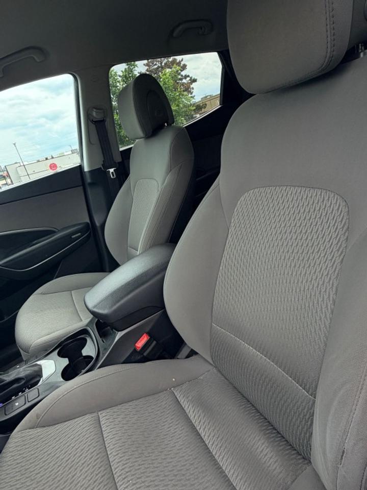 2018 Hyundai Santa Fe Sport 4dr SUV (2.4L 4cyl 6A) Photo