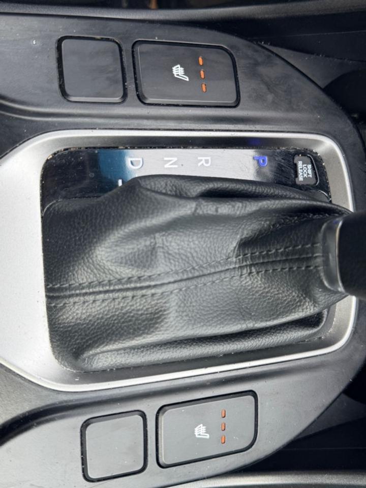 2018 Hyundai Santa Fe Sport 4dr SUV (2.4L 4cyl 6A) Photo