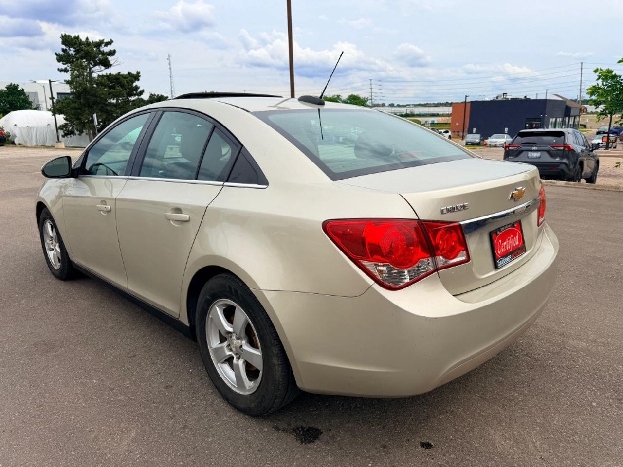 2015 Chevrolet Cruze 2LT 4dr Sedan (1.4L 4cyl Turbo 6A) Photo