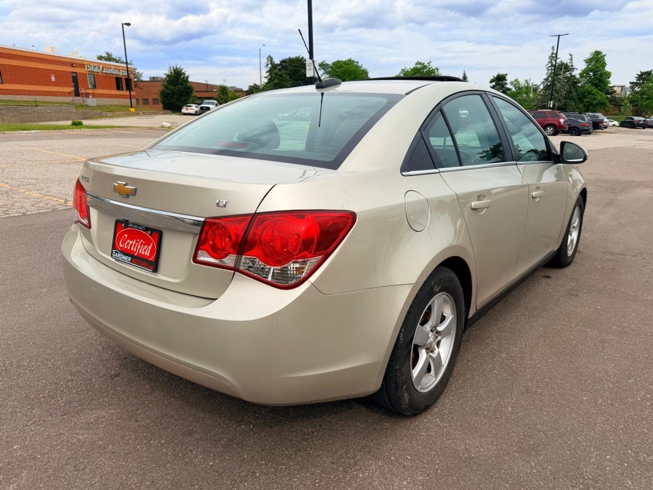 2015 Chevrolet Cruze 2LT 4dr Sedan (1.4L 4cyl Turbo 6A) Photo