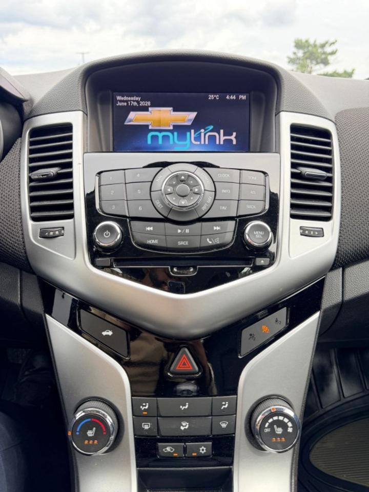 2015 Chevrolet Cruze 2LT 4dr Sedan (1.4L 4cyl Turbo 6A) Photo