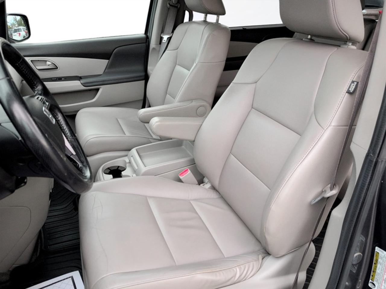 2013 Honda Odyssey EX-L  **LOW KMS - 37 SERV. RECS.** Photo