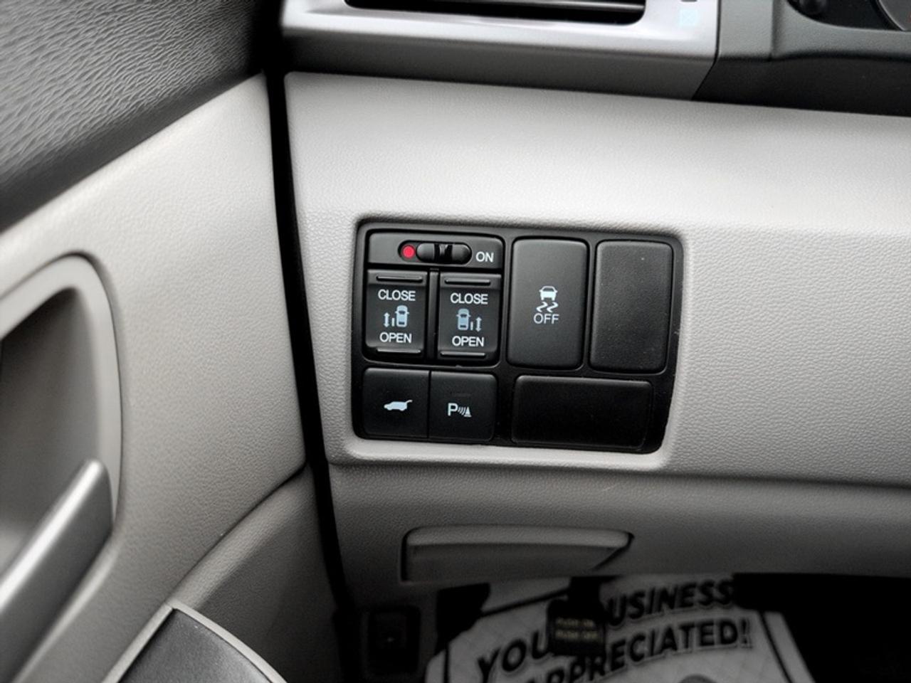 2013 Honda Odyssey EX-L  **LOW KMS - 37 SERV. RECS.** Photo