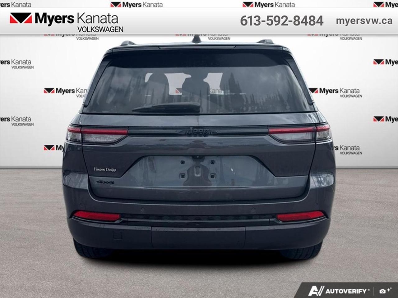 2023 Jeep Grand Cherokee Altitude  - Leather Seats Photo